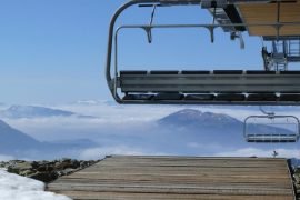 Preţul skipass-ului de o zi în cele mai populare 9 staţiuni din România