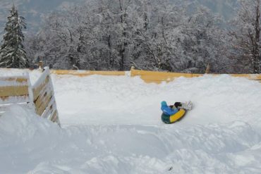 Snow tubing la Straja pe Domeniul Schiabil Platoul Soarelui
