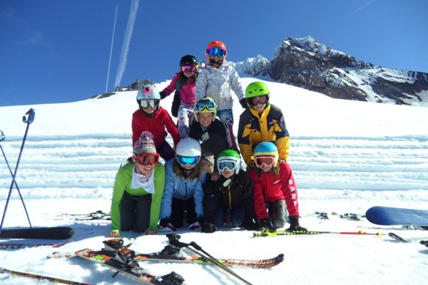 Vacanta pe pârtie, elevi