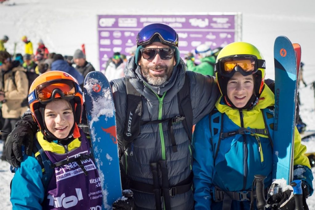 Toma și Luca Trandafir alături de Sébastien Michaud Fieberbrunn